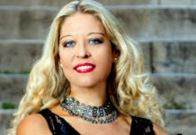 H Μάνια Βλαχογιάννη επιστρέφει στη δισκογραφία με δύο νέα singles…