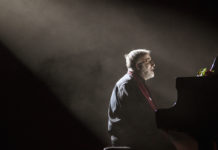 Τα Μπλουζ του Θάνου Μικρούτσικου, μία ξεχωριστή βραδιά στο Ολύμπια Δημοτικό Μουσικό Θέατρο «Μαρία Κάλλας»