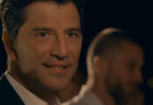 «Πάρε με αγκαλιά» ζητάει στο νέο του video clip ο Σάκης Ρουβάς!