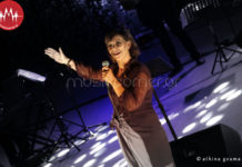 Κωνσταντίνα – “Χορεύω το ζεϊμπέκικο”