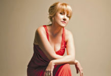 «Σαν στον κήπο μου». H Έλλη Πασπαλά στον Κήπο του Μεγάρου!