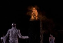 Διαχρονικός “Προμηθέας Δεσμώτης” στην Επίδαυρο, με την ιδιαίτερη σκηνοθετική ματιά του Άρη Μπινιάρη…