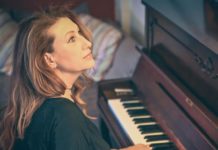 Μαντώ – “Σ’ ακολουθώ”