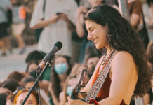 Η Μαρίνα Σπανού με την κιθάρα και την μπάντα της, σε περιοδεία αυτό το καλοκαίρι!
