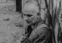 Ο Κώστας Λεμονίδης στο Lazy Club. Μαζί του η Ιωάννα Κωτσαρέλη…