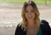 Μελίνα Ασλανίδου – “Ζω τη ζωή”