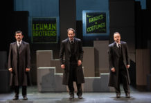 “H Τριλογία των Λήμαν Μπράδερς” με αλλαγές στη διανομή, στο Θέατρο του Νέου Κόσμου