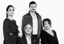 “Οι Lyons” στο μικρό θέατρο Κεραμεικού, σε σκηνοθεσία Ρέινας Σ. Εσκενάζυ