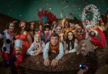 “Αυτόχειρ!”, μια κωμωδία… ζωής και θανάτου ανεβαίνει στο Εθνικό Θέατρο