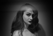 Στέλλα Σαμαρά – “Το μέσα”