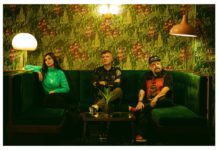 Ο Φοίβος Δεληβοριάς με τη Νεφέλη Φασούλη και τον Δημήτρη Μεντζέλο στο Φεστιβάλ Μονής Λαζαριστών