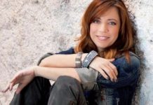 Η Δήμητρα Παπαδοπούλου στο θέατρο Άλσος, αναλογίζεται “Τι ζούμε ρε”! Μαζί της …ένα σωρό αγαπημένοι ηθοποιοί!