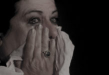 Η εμβληματική «Αγγέλα Παπάζογλου» με την Άννα Βαγενά σε περιοδεία