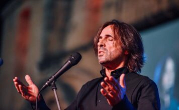 Βασίλης Λέκκας – “Κοίτα με καλά”