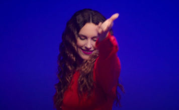 Κορίνα Λεγάκη feat Idra Kayne – “Ένα αστέρι πέφτει πέφτει” (διασκευή)