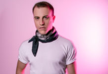 Ο Κωνσταντίνος Στιβακτής στο Γυάλινο Up Stage. Guest: Μάγδα Βαρούχα