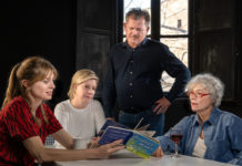 Το “Rabbit Hole” ανεβαίνει για πρώτη φορά στην Ελλάδα, στο Θέατρο 104