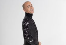 Ο Θανάσης Αλευράς… τραγουδά “40+Βγαίνω” με εκλεκτή παρέα στο VOX!