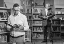 “Ξύπνα Βασίλη” λέει η ομάδα “Θεατροφρένεια” στη Θεσσαλονίκη…