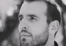 Ανδρέας Παπαδήμας – “Τι γελάς;”