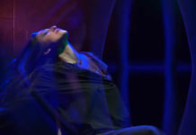 Η Pavlina Styl παρουσιάζει μια διασκευή βασισμένη στον παραληρηματικό θεατρικό μονόλογο «4.48 Psychosis»