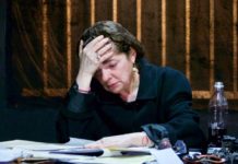 Η Μάνια Παπαδημητρίου πρωταγωνιστεί στον μονόλογο “Αθηνάς Παναγούλη, Επιτάφιος”