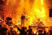 Ο Γιώργος Νικηφόρου Ζερβάκης, ο Αργύρης Λούλατζης και ο Παντελής Κυραμαργιός σε μια γιορτή με εκλεκτούς καλεσμένους στο Club του Σταυρού του Νότου!