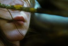 Alkyone – “Απάνω στην τριανταφυλλιά” (διασκευή)