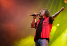 50 χρόνια Βασίλης Παπακωνσταντίνου! Τελευταία στάση της γιορτής, στο Κατράκειο Θέατρο Νίκαιας!