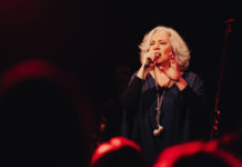 Η Μελίνα Κανά στο Σταυρό του Νότου για να συνεχίσει τις μοναδικές βραδιές που ζήσαμε τον προηγούμενο χειμώνα!