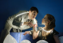 “Μαχαίρι στο Κόκαλο” για λίγες παραστάσεις στο Θέατρο 104