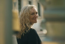 Ρίτα Αντωνοπούλου – “Αντέχω λίγο έρωτα ακόμα”