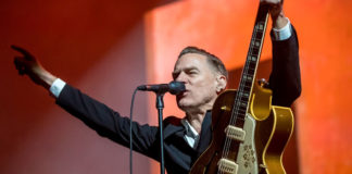 Ο Bryan Adams τραγουδά για τον Terry Fox, τον άνθρωπο που έτρεξε 5.373 χιλιόμετρα με ένα τεχνητό πόδι και έγινε σύμβολο!