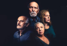 Ο Αντώνης Αντωνίου σκηνοθετεί και πρωταγωνιστεί στην παράσταση “Εξαρτάται”