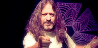 Ο Αντώνης Μιτζέλος με εκλεκτούς καλεσμένους στο “Μπαράκι της Διδότου”