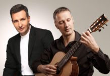 O Δημήτρης Μπάσης και ο Μανόλης Ανδρουλιδάκης σ’ ένα ρεσιτάλ για φωνή και κιθάρα, στο Θέατρο Αθηνά…