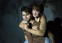 Οι Σεμνότυφοι του Anthony Neilson στον Μικρό Κεραμεικό