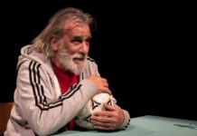 «Τσιτάχ. Η ερημιά του τερματοφύλακα», για δεύτερη σεζόν, με τον Γιώργο Νινιό στο Θέατρο Σταθμός