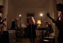 Άμμος feat. Χρύσα Τσαλταμπάση – “Φίδι και κρίνο”