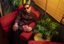 O Tony Bluebird δίνει στην κυκλοφορία το πρώτο του E.P. με τίτλο «Το Πάρτι»