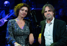 «Καζαντζίδης, Μοσχολιού: Η λαϊκή τους ιστορία», ξεδιπλώνεται με τις φωνές των Βασίλη Λέκκα και Ιωάννας Εμμανουήλ, στο Caja De Musica