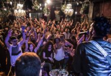 Οι Polkar γιορτάζουν στον Σταυρό του Νότου