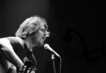 Ο Αλέξανδρος Κτιστάκης live στο Club του Σταυρού του Νότου