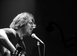 Ο Αλέξανδρος Κτιστάκης live στο Club του Σταυρού του Νότου