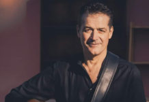 Ο Παύλος Καρποδίνης στο Γυάλινο Up Stage