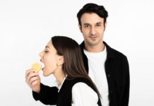 “Lemons Lemons Lemons Lemons Lemons”! Μια παράσταση στο Ίδρυμα Μιχάλης Κακογιάννης που εξετάζει πολλά δεινά της εποχής μας!