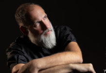 Ο Ορέστης Ντάντος ανεβαίνει στον Σταυρό του Νότου για ένα μοναδικό live