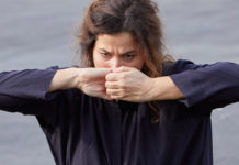 Αγγελική Τουμπανάκη – “Ποιος τη ζωή μου” (διασκευή)