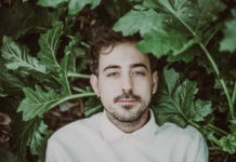 Ο Σπύρος Παρασκευάκος στο Red Jasper