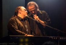 Πάνος Κατσιμίχας & Κώστας Λειβαδάς – “Σαν λουλούδι στο βράχο”